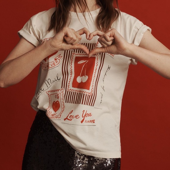 Vintage-Inspired Graphic Tee Valentines Postal stamp- Cream and Red - Picture 1 of 7